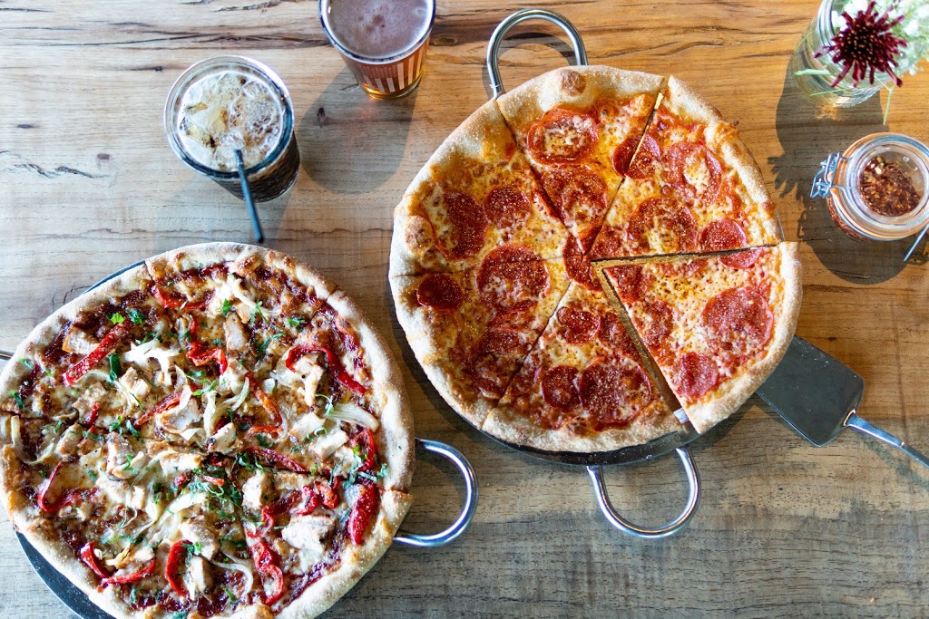 Earls 377 Pizza | 427 US-377, Argyle, TX 76226, USA | Phone: (940) 464-4444