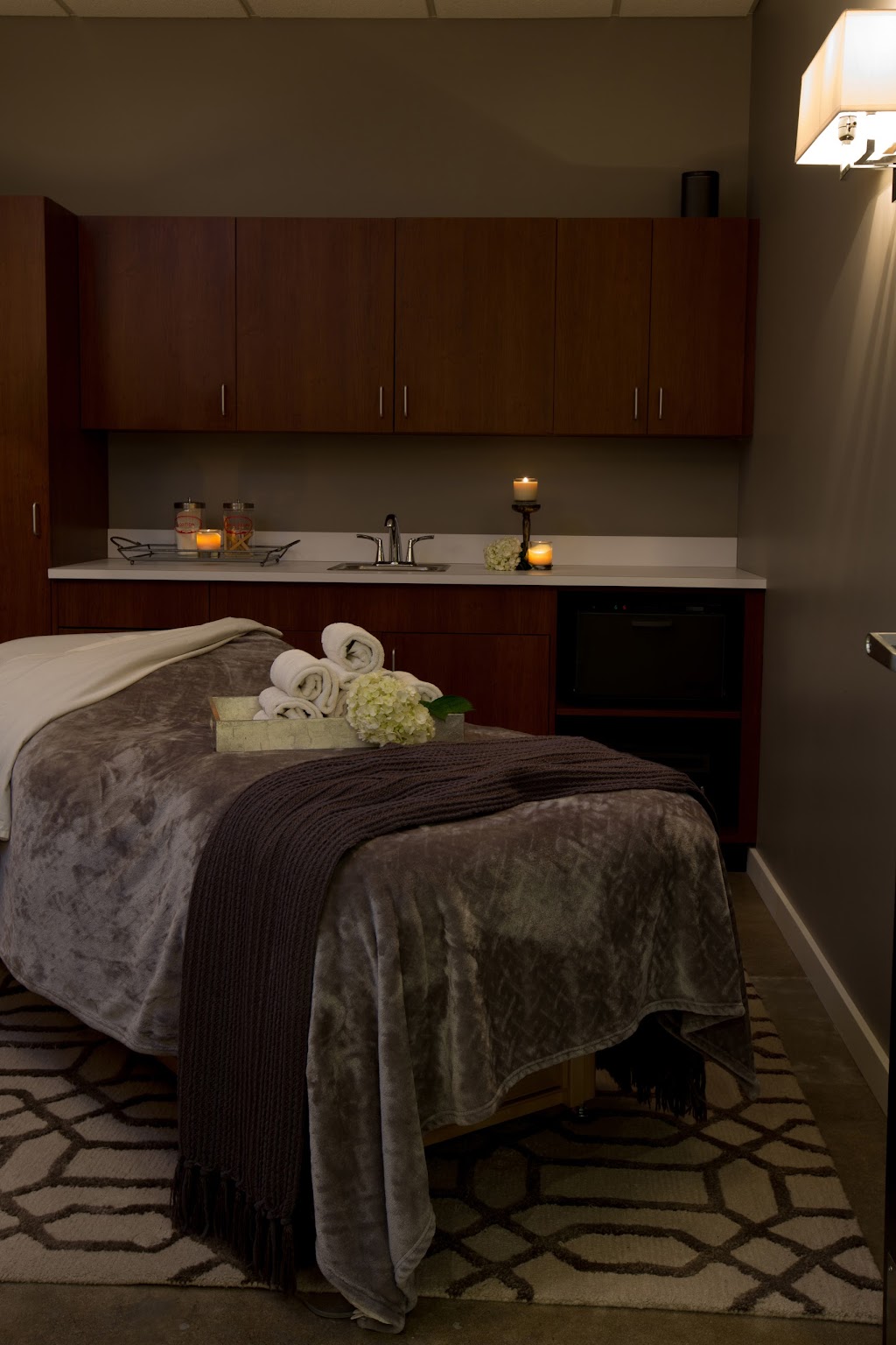 Salon Cheveux | 4436 Hwy 61 N, White Bear Lake, MN 55110, USA | Phone: (651) 490-9391