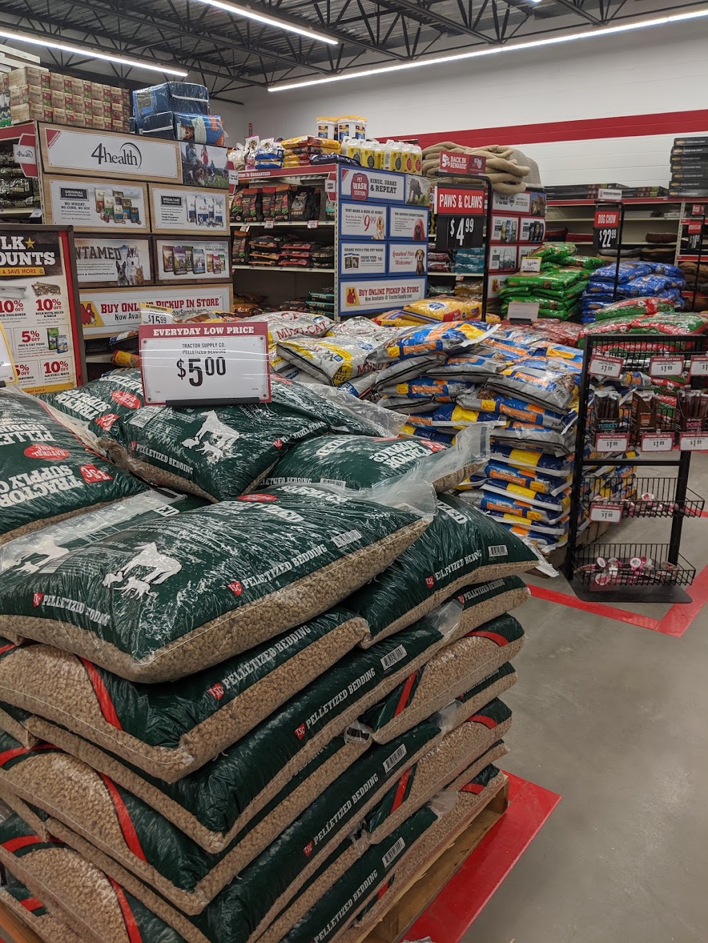 Tractor supply | 10838 Main St, North Collins, NY 14111 | Phone: (716) 337-3377