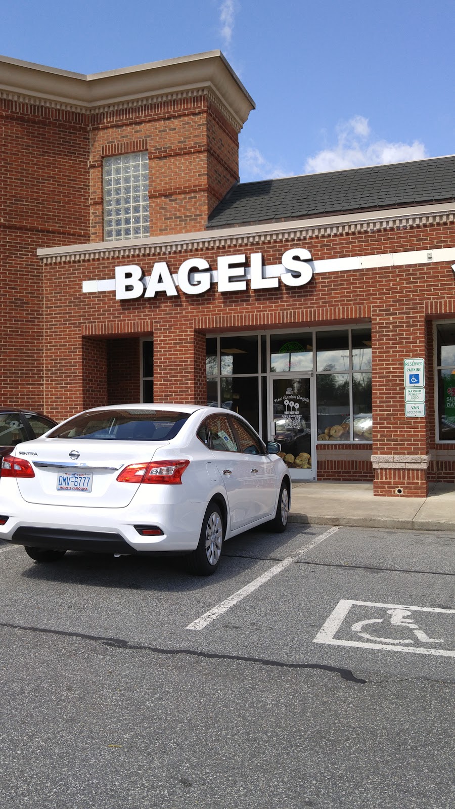 New Garden Bagels | 1577 New Garden Rd, Greensboro, NC 27410, USA | Phone: (336) 763-0380