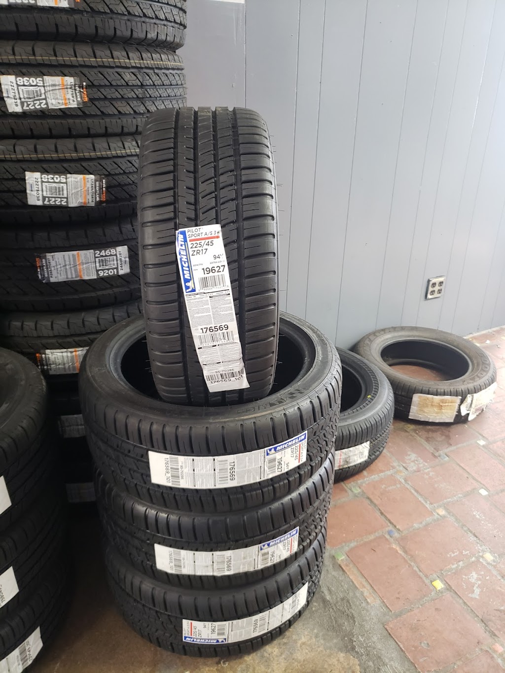 Juarez Tires and Brakes | 2831 Cesar Chavez St, San Francisco, CA 94110, USA | Phone: (415) 595-3032