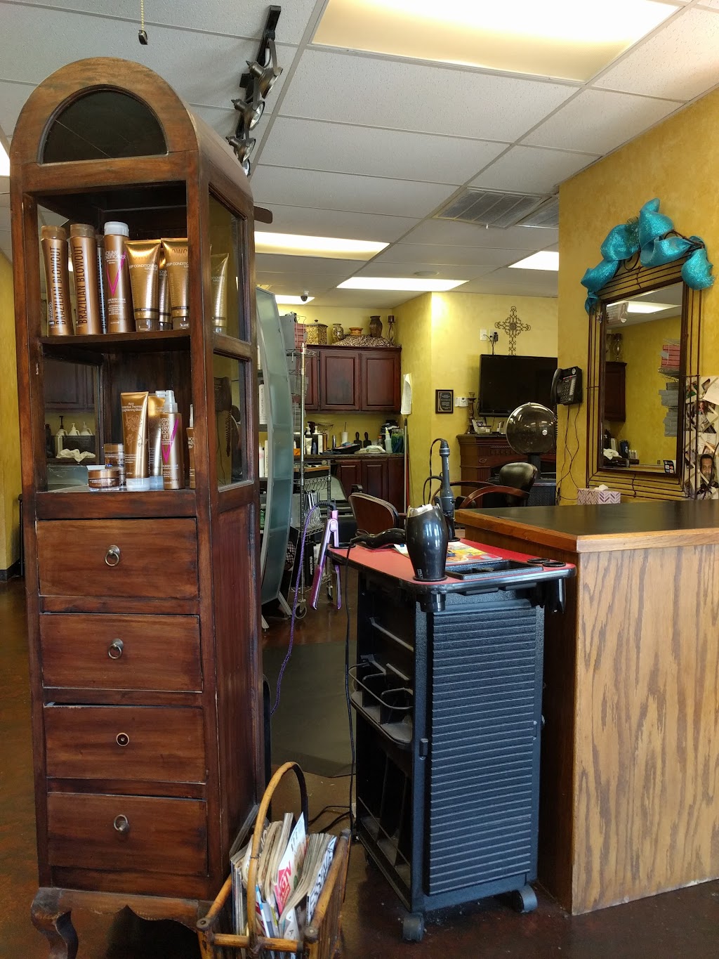 Dena and Company Salon | 9817 N Frankoma Rd, Sapulpa, OK 74066, USA | Phone: (918) 224-0200