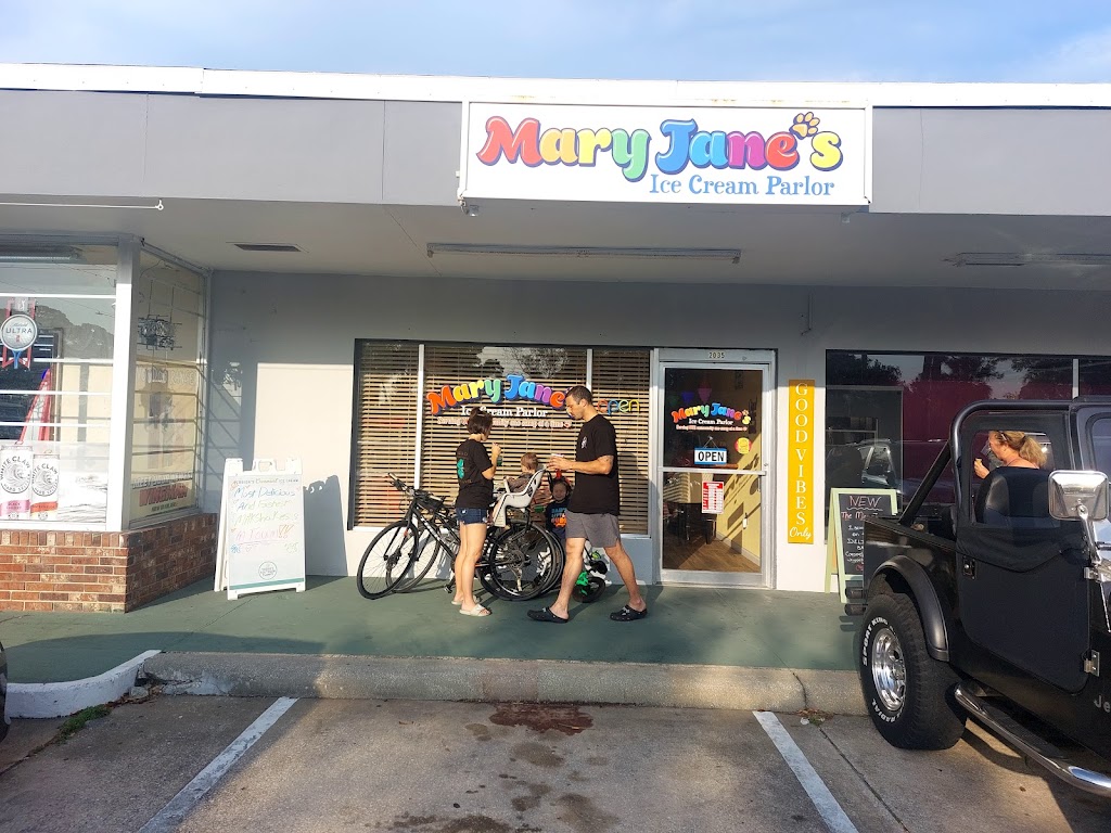 Mary Janes Ice Cream Parlor | 2035 Anastasia Dr, South Daytona, FL 32119, USA | Phone: (386) 492-6378