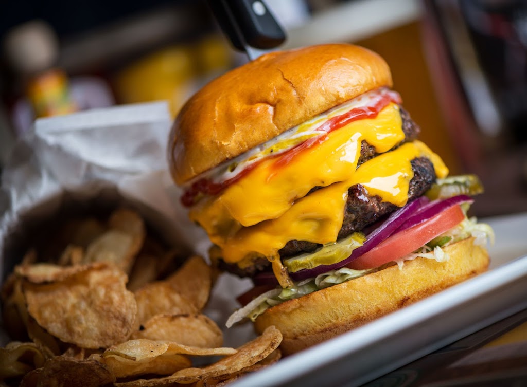 Cold Beers & Cheeseburgers | 5005 E Chandler Blvd, Phoenix, AZ 85048, USA | Phone: (480) 590-6502