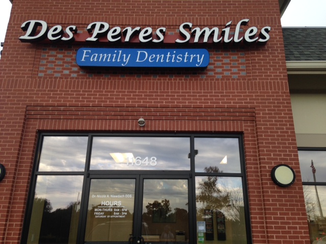 Des Peres Smiles: Nicole Niewdach, DDS | 11648 Manchester Rd, Des Peres, MO 63131, USA | Phone: (314) 394-2828