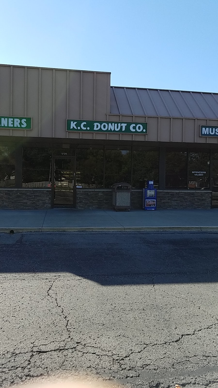 K.C. Donut Co. | 1729 S Mur-Len Rd, Olathe, KS 66062, USA | Phone: (913) 764-3934