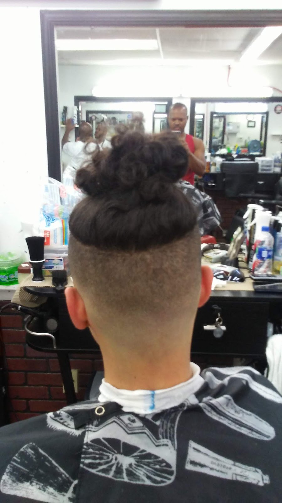 Dominican Straight Razor Cutz #1 | 5440 Atlantic Springs Rd #106, Raleigh, NC 27616, USA | Phone: (919) 977-6904