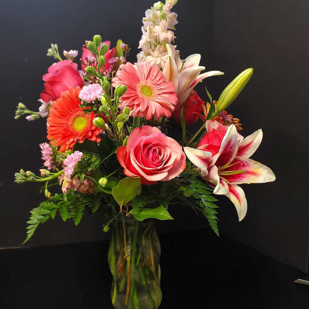 Blooms & Blossoms Floral Shop & Tuxedos | 1015 US-90, Castroville, TX 78009, USA | Phone: (830) 423-6932