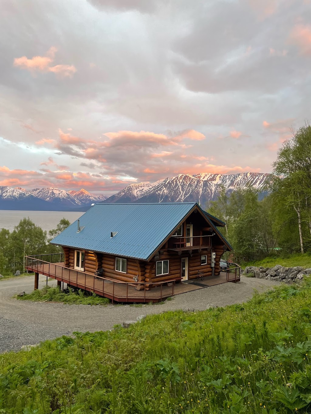 Turnagain View Lodge & Wedding Venue | 27327 Seward Hwy, Indian, AK 99540, USA | Phone: (907) 444-6898