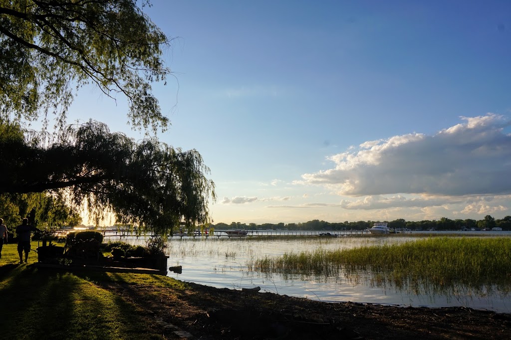 Harsens Island Lodge on the North Channel | 2330 N Channel Dr, Harsens Island, MI 48028, USA | Phone: (586) 242-2860