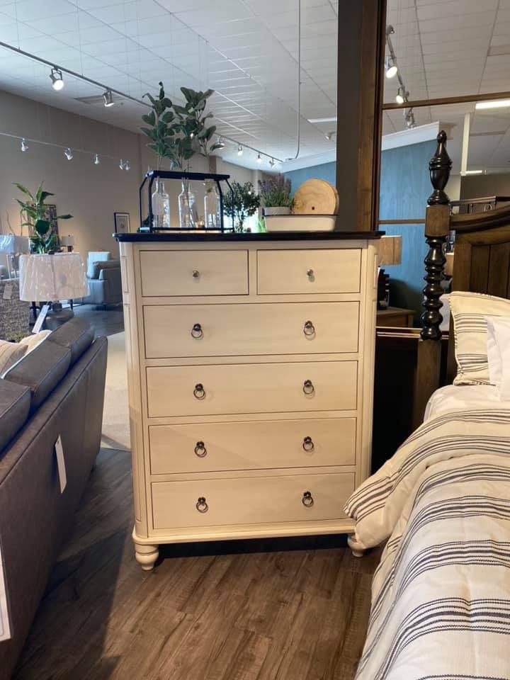 Sheelys Furniture & Appliance | 18813 N Market Pl Dr, Aurora, OH 44202, USA | Phone: (330) 562-3840