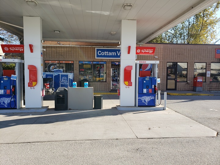 Esso | 100 County Rd 34, Cottam, ON N0R 1B0, Canada | Phone: (519) 839-6060