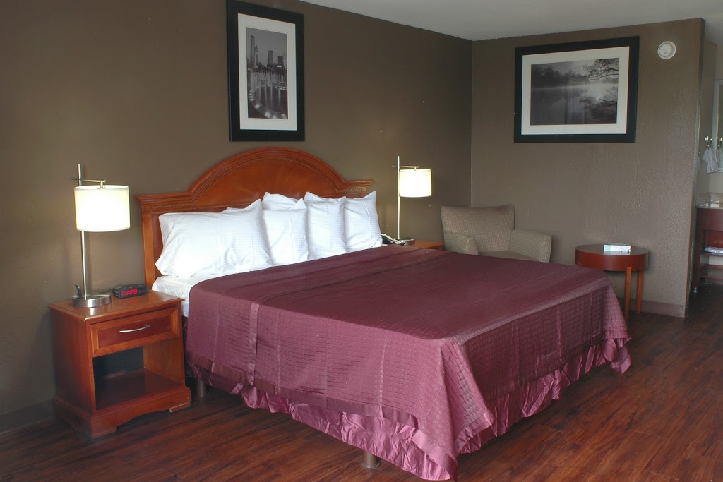 Reidsville Inn & Suites | 2100 Barnes St, Reidsville, NC 27320, USA | Phone: (336) 342-0341