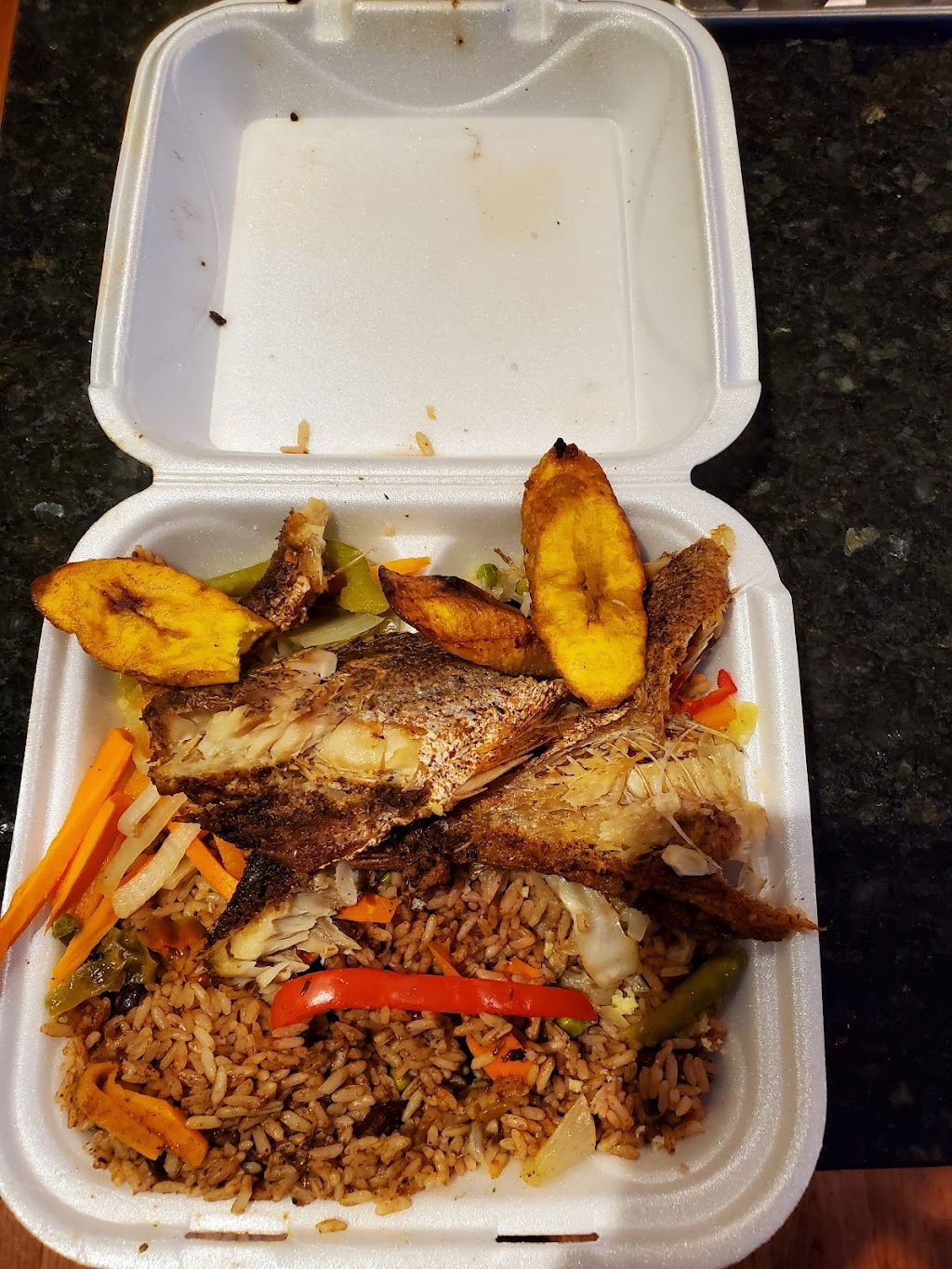 Dellia Jerk Palace | 5412 Covington Hwy, Decatur, GA 30035, USA | Phone: (678) 203-2207