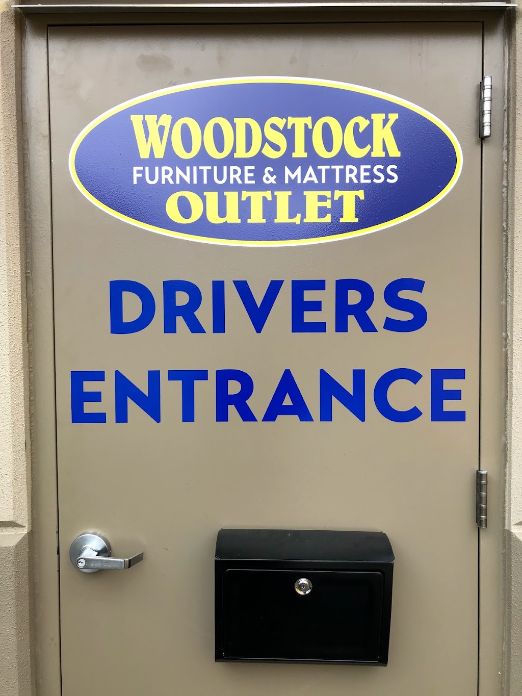 Woodstock Furniture & Mattress Outlet Distribution Center | 2700 Cherokee Pkwy West, Acworth, GA 30102, USA | Phone: (678) 554-4508