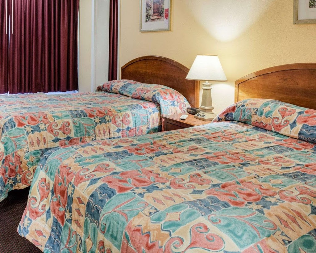 Econo Lodge Colonial Heights I-95 | 2310 Indian Hills Rd, Colonial Heights, VA 23834, USA | Phone: (804) 520-1010