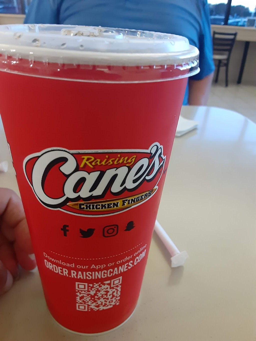 Raising Canes Chicken Fingers | 1560 Mall Dr Bldg CD-13, Norfolk, VA 23511, USA | Phone: (757) 937-0421