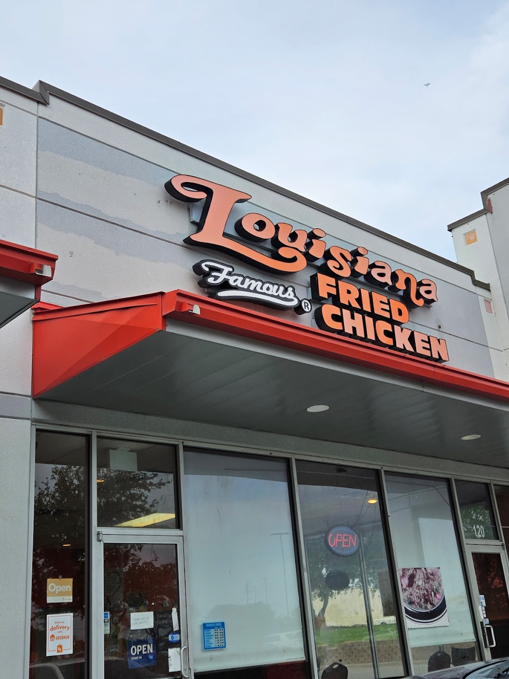 Louisiana Famous Fried Chicken | 9208 E R L Thornton Fwy Suite 120, Dallas, TX 75228, USA | Phone: (214) 327-5394