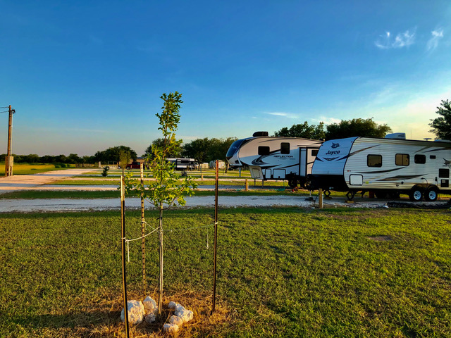 Silver Spur Ranch and RV Park | 272 County Rd 303 E, Orange Grove, TX 78372, USA | Phone: (361) 537-6263