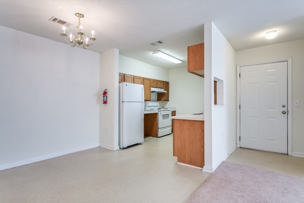 Pinecrest Apartments | 3605 Martins Trail Cir, Walkertown, NC 27051, USA | Phone: (336) 595-2655