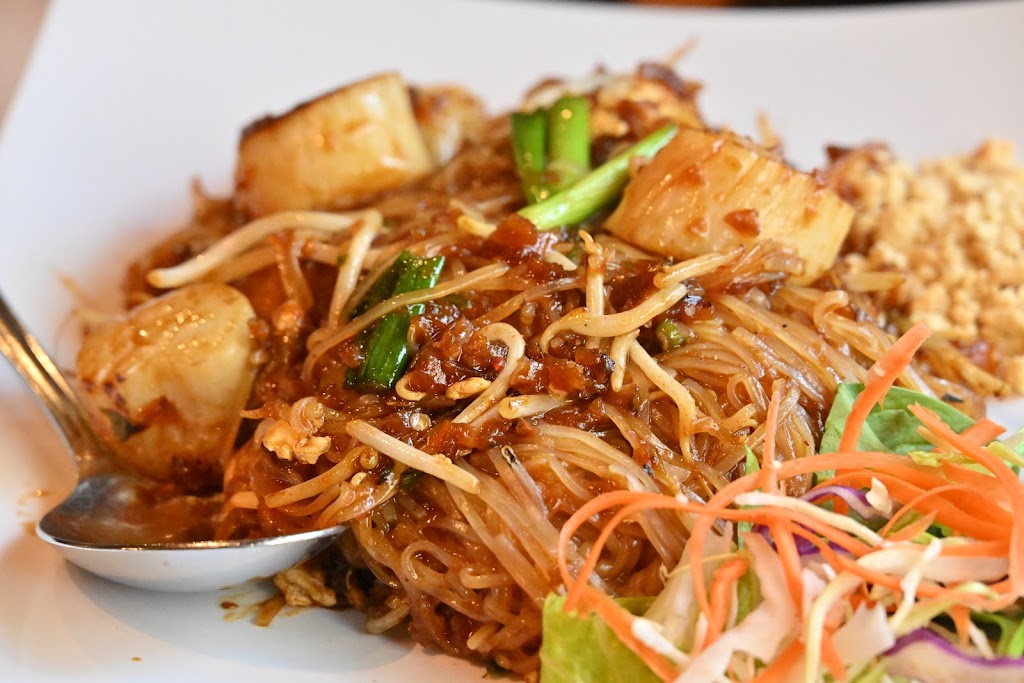 Thai Basil Restaurant | 101 S Murphy Ave, Sunnyvale, CA 94086, USA | Phone: (408) 773-1098