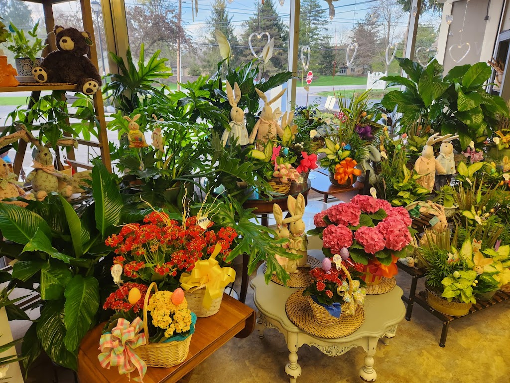 Milanos Uptowne Florist | 2145 W Granville Rd, Worthington, OH 43085, USA | Phone: (614) 889-1001