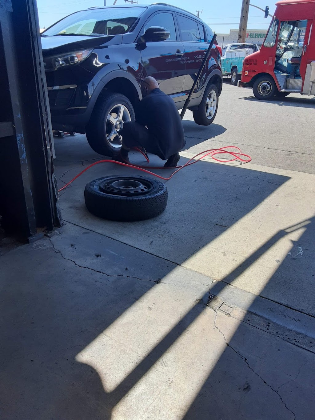 Superior Tire Services | 2551 Orangethorpe Ave, Fullerton, CA 92831, USA | Phone: (714) 526-2500