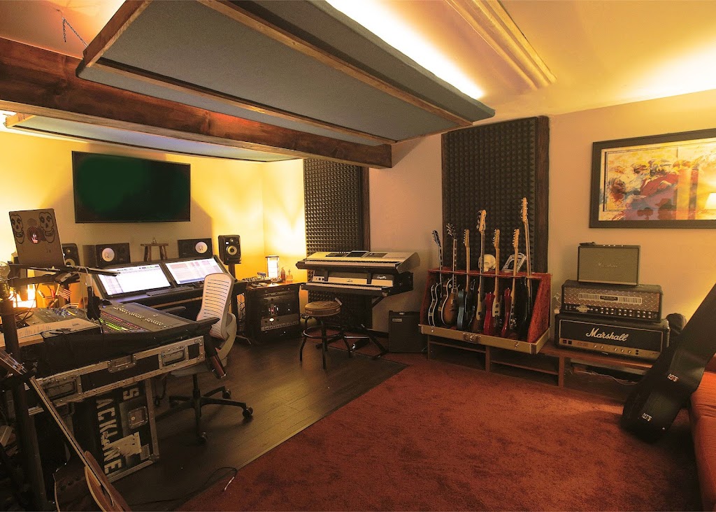 20FT BEAR STUDIOS, INC. | 1260 W 2nd St, Los Angeles, CA 90026, USA | Phone: (818) 641-7462