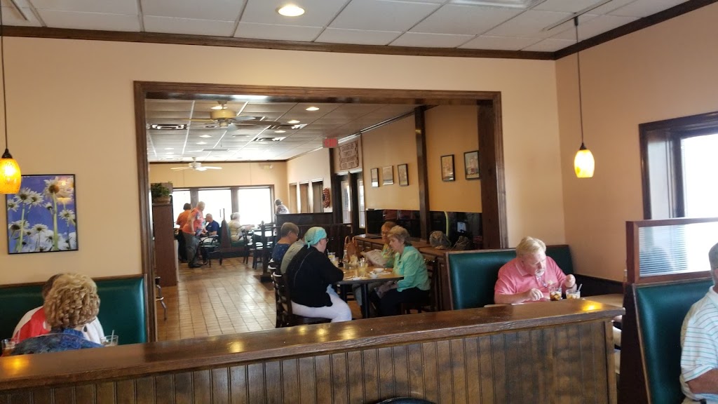 Goodwins Family Restaurant | 214 Lancaster Pike, Circleville, OH 43113, USA | Phone: (740) 474-1238