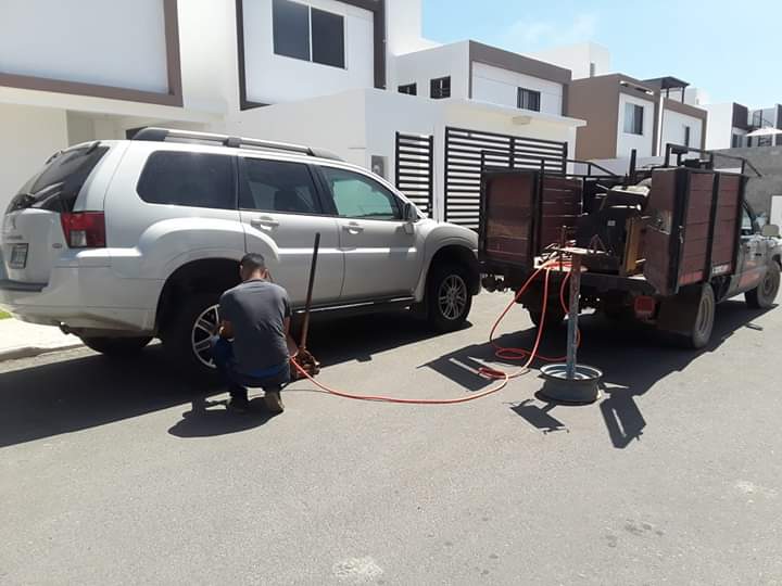 Llantera a domicilio rosarito-tijuana "Santana" - car repair  | Photo 1 of 8 | Address: Aztlan, 22705 Rosarito, B.C., Mexico | Phone: 664 339 2591