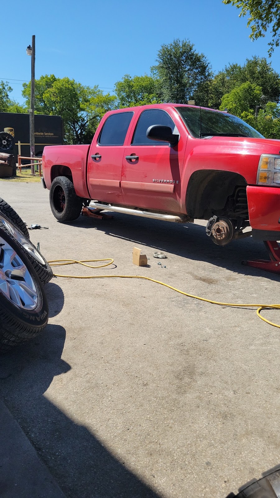 Wheels and tires los socios | 5751 Rendon Bloodworth Rd, Fort Worth, TX 76140, USA | Phone: (817) 999-4335