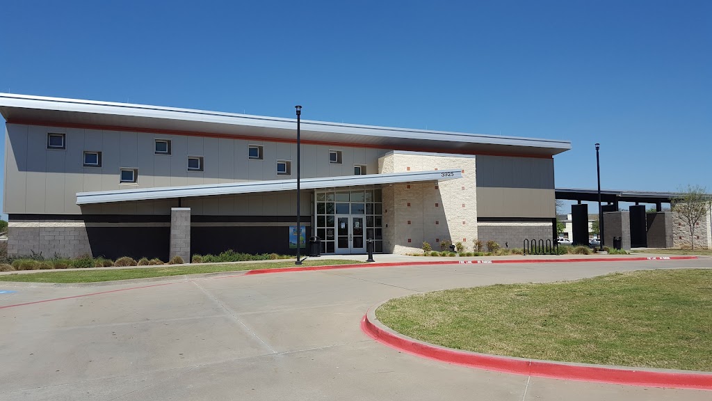 Harris Hollabaugh Recreation Center | 3925 W Walnut St, Garland, TX 75042, USA | Phone: (972) 205-2721