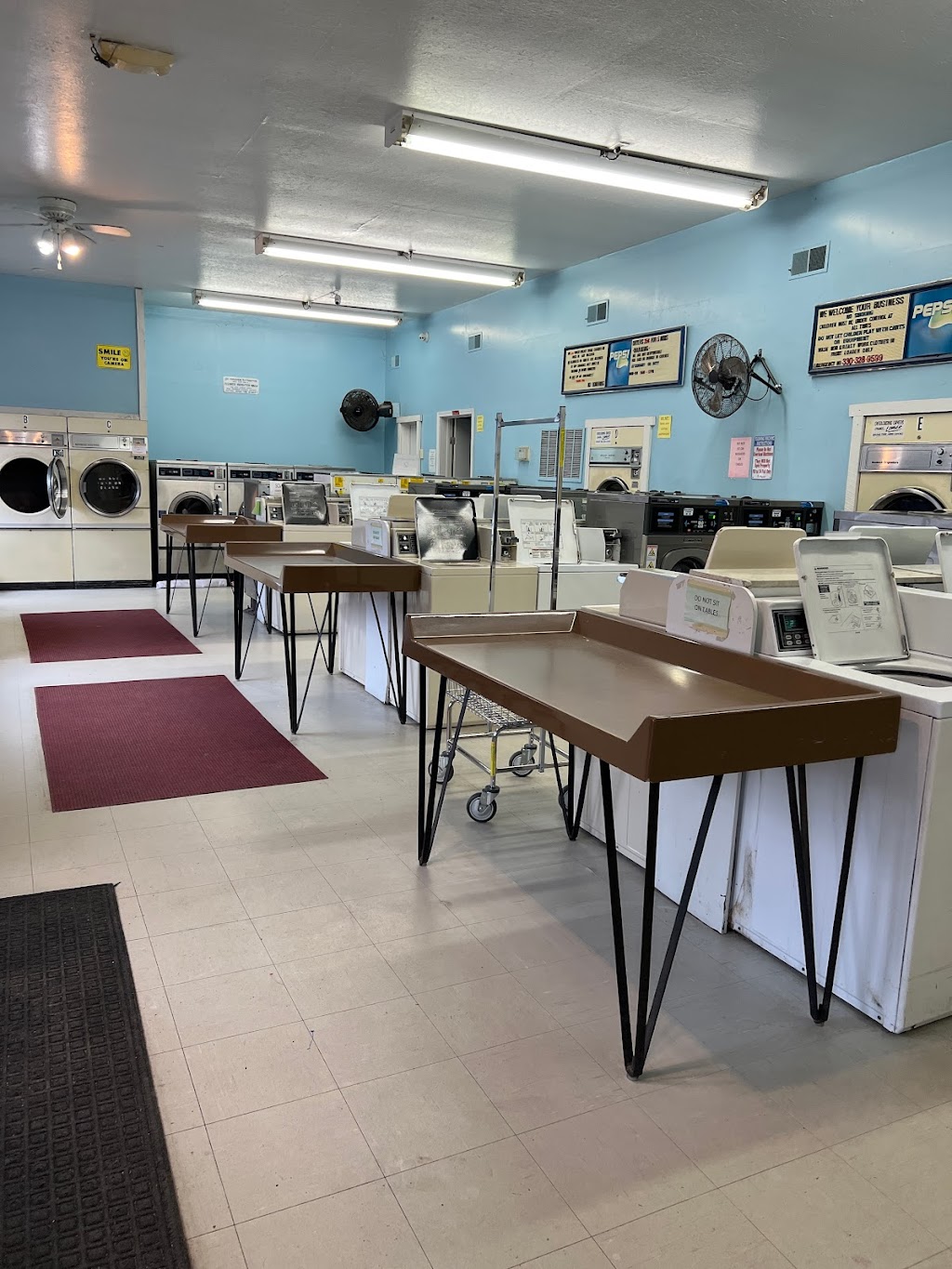 The Wash Tub | 3585 State Rd, Cuyahoga Falls, OH 44223, USA | Phone: (330) 328-9599