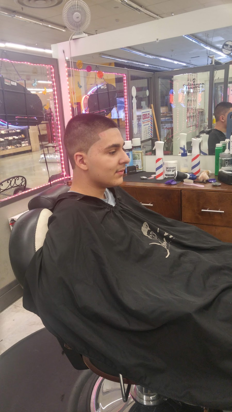 Luigis Barber Shop | 4225 W Indian School Rd, Phoenix, AZ 85019, USA | Phone: (623) 218-3028