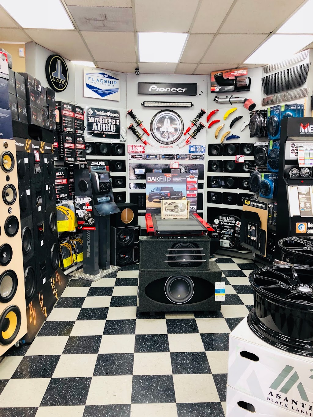 Soundz Good Custom | 10653 Imperial Hwy, Norwalk, CA 90650, USA | Phone: (562) 929-2247