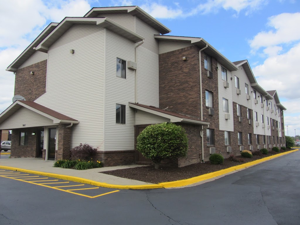 American Inn & Suites Romulus DTW | 9863 Middlebelt Rd, Romulus, MI 48174, USA | Phone: (734) 946-8808