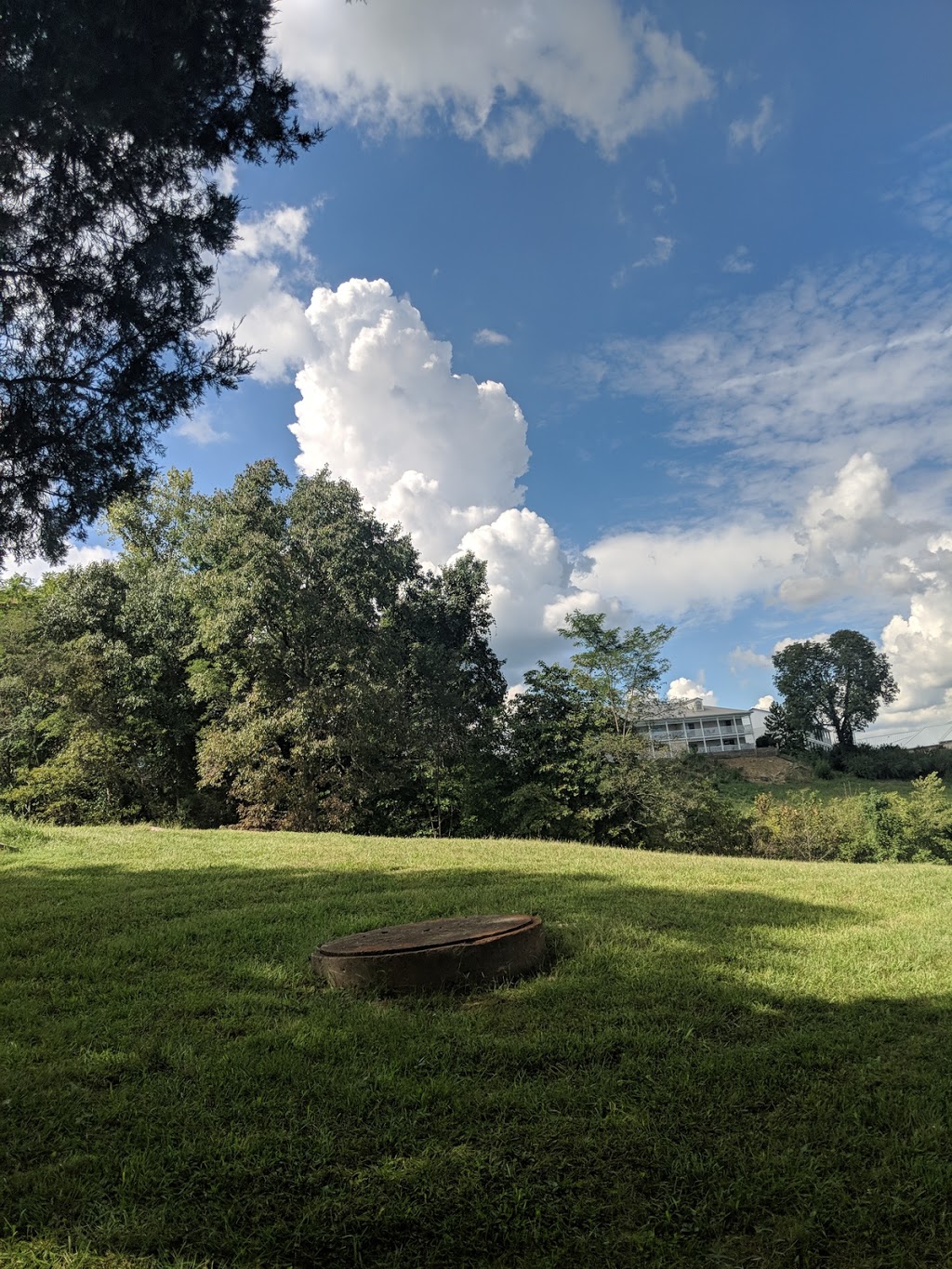 Doe Valley Swim & Tennis Club | 3306 Doe Valley Pkwy, Brandenburg, KY 40108, USA | Phone: (270) 422-3981