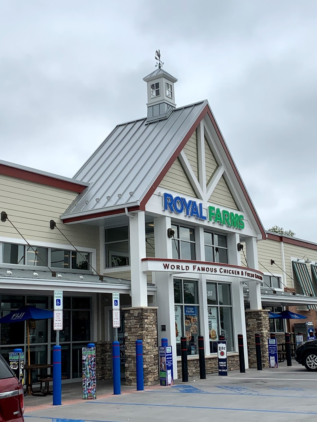 Royal Farms | 207 E Main St, Collegeville, PA 19426, USA | Phone: (484) 854-0294