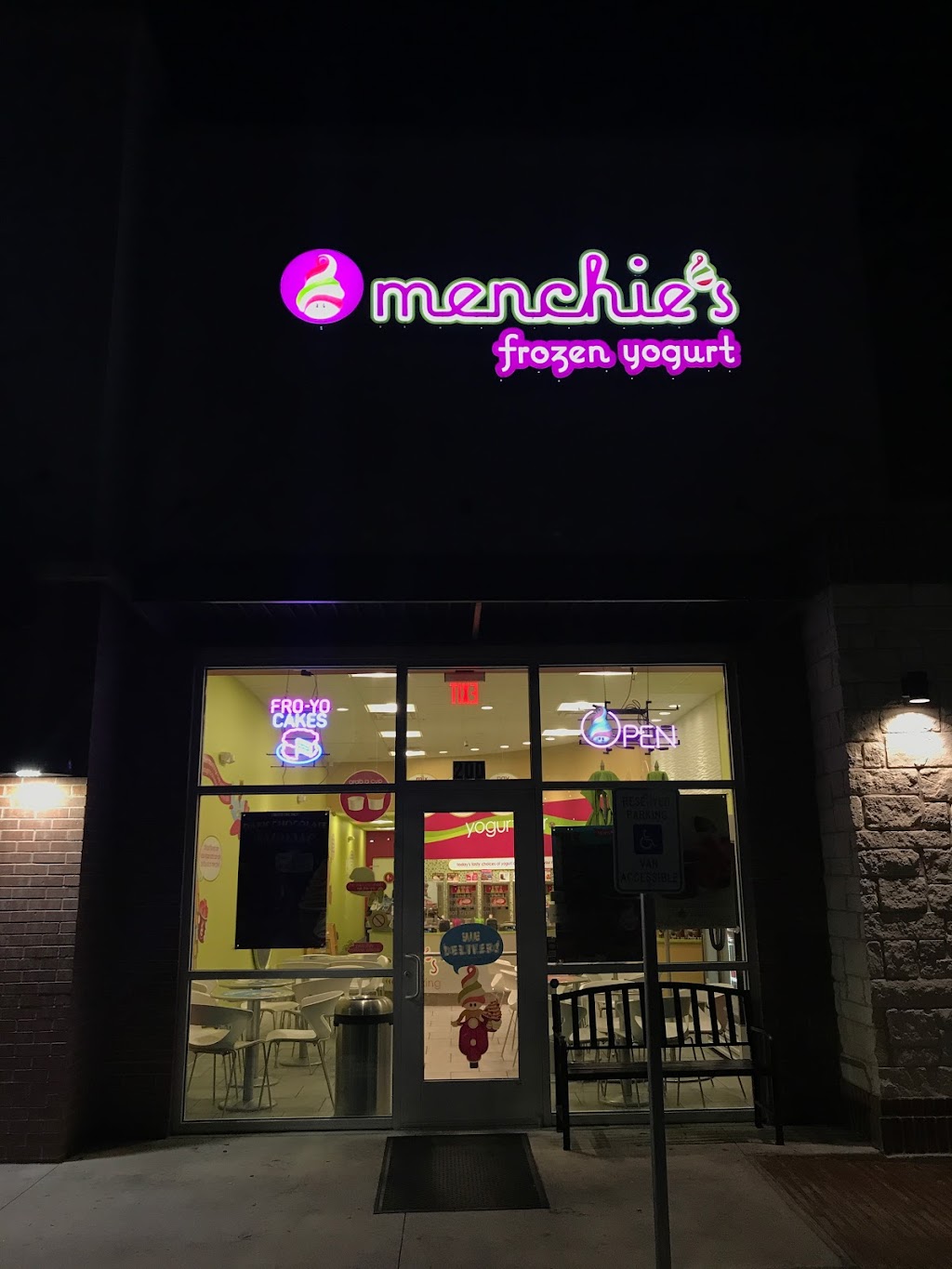 Menchies Frozen Yogurt | 2324 Dessau Rd Ste 200, Pflugerville, TX 78660, USA | Phone: (512) 614-6168