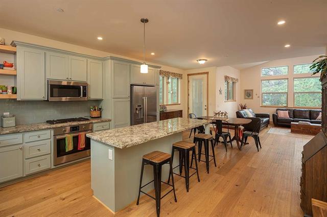 Val Videgain- Truckee and North Lake Tahoe Real Estate | 17400 Northwoods Blvd, Truckee, CA 96161, USA | Phone: (530) 412-1671