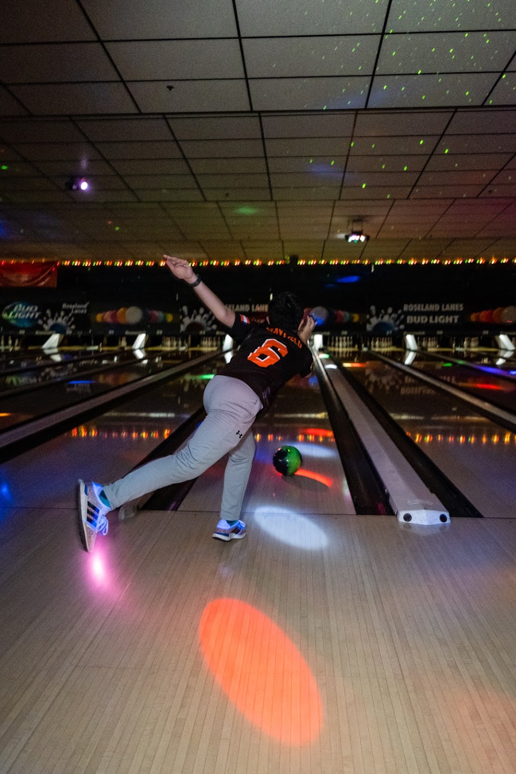 Roseland Lanes | 26383 Broadway Ave, Oakwood, OH 44146, USA | Phone: (440) 232-5444