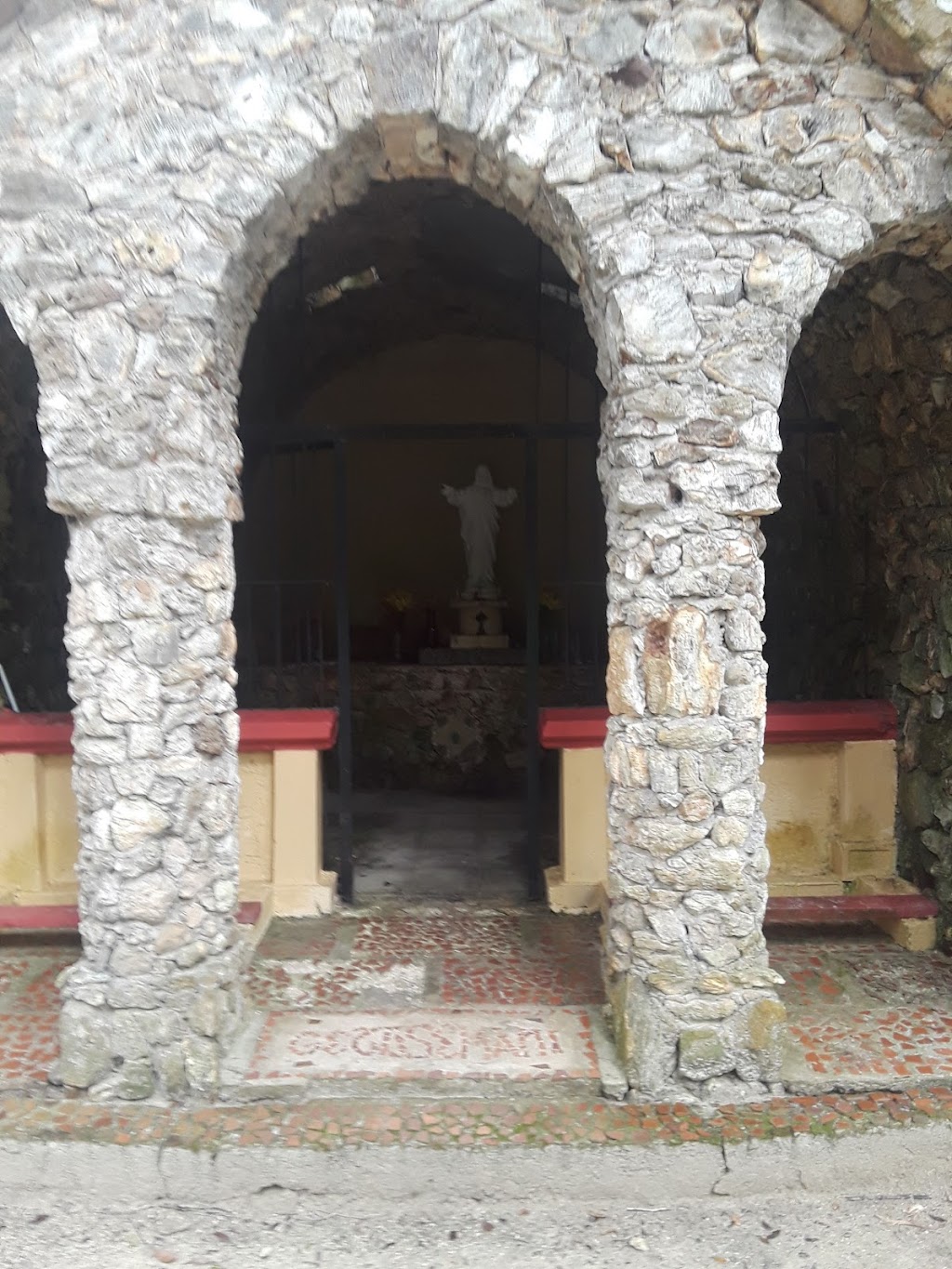 Grotto of Our Lady of Lourdes and Gethsemane Grotto | Golf Dr, San Antonio, FL 33576, USA | Phone: (352) 588-8624