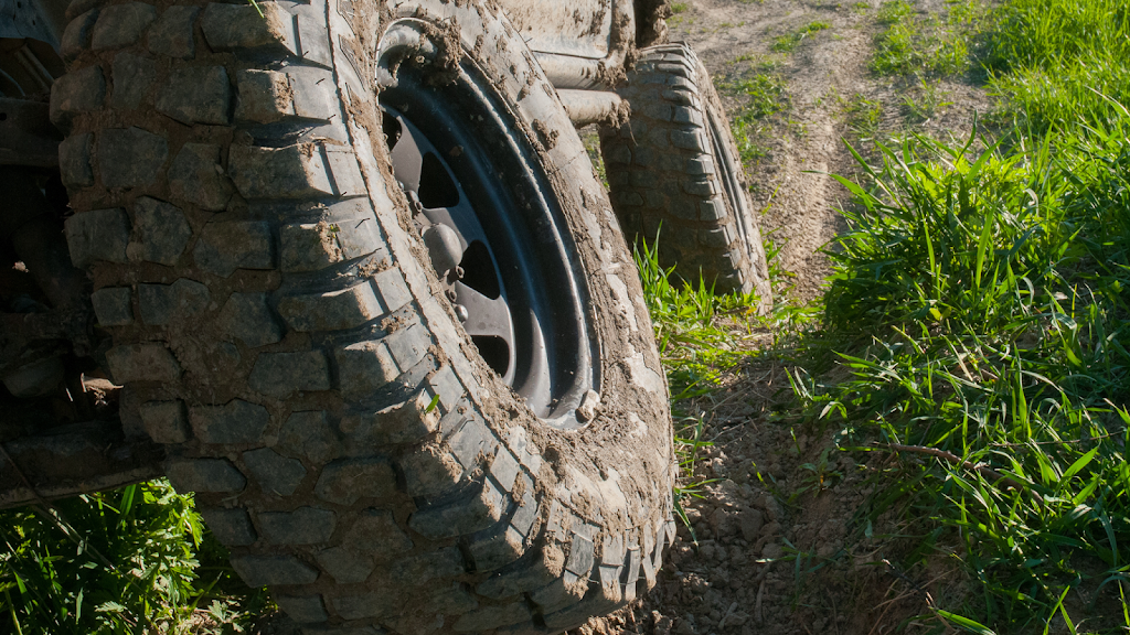 Arnold Tire | 2302 Iturbide St, Zapata, TX 78076 | Phone: (956) 765-8423