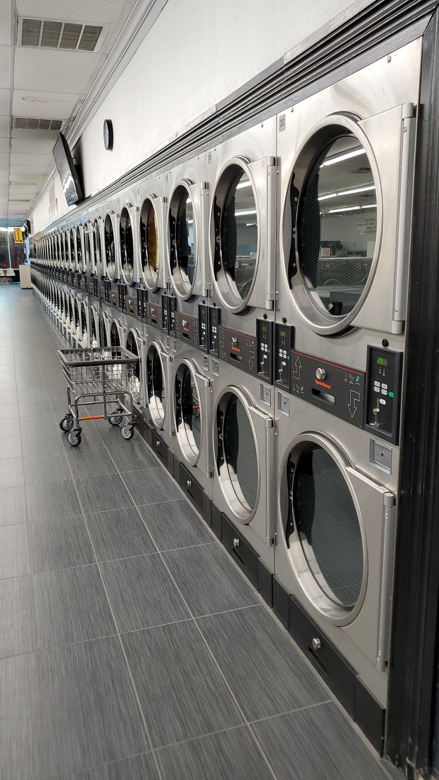 Royal Coin Laundry | 10909 Webb Chapel Rd Ste 148, Dallas, TX 75229, USA | Phone: (831) 262-3222