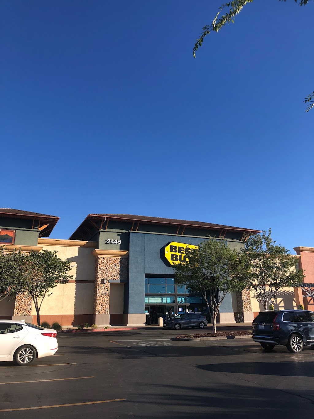 Best Buy | 2445 Iron Point Rd, Folsom, CA 95630, USA | Phone: (916) 817-2115