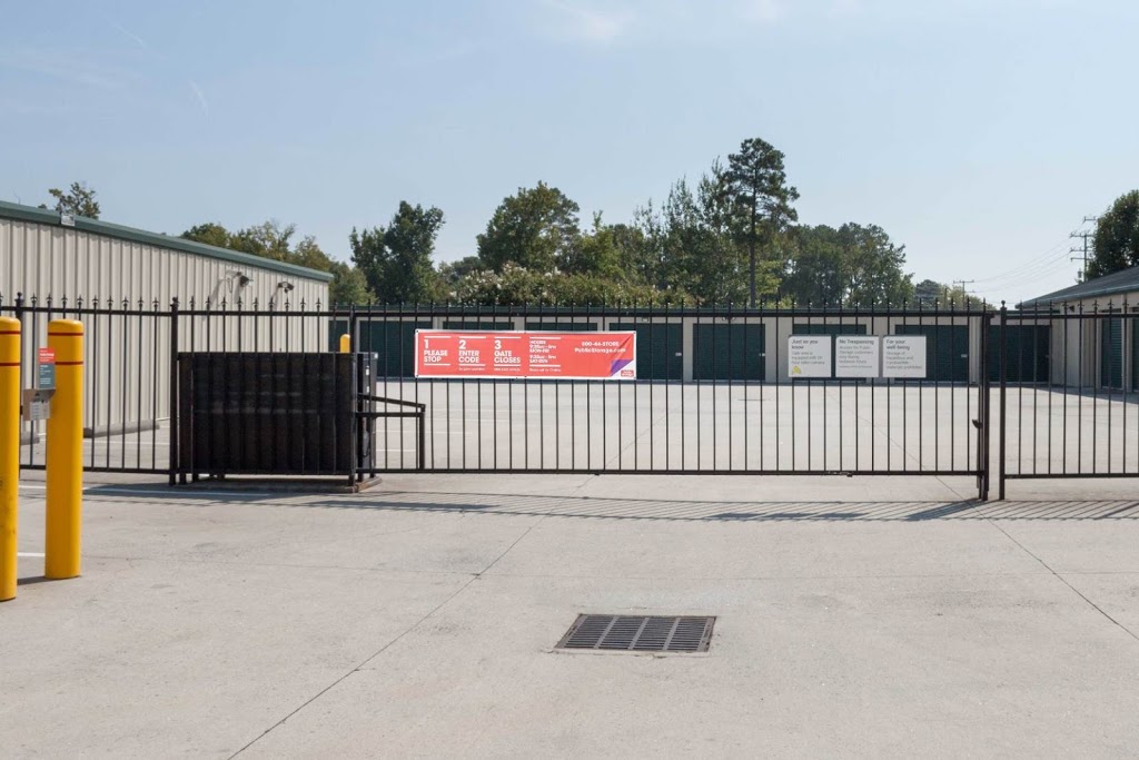 Public Storage | 1350 W Hundred Rd, Chester, VA 23836, USA | Phone: (804) 204-6258