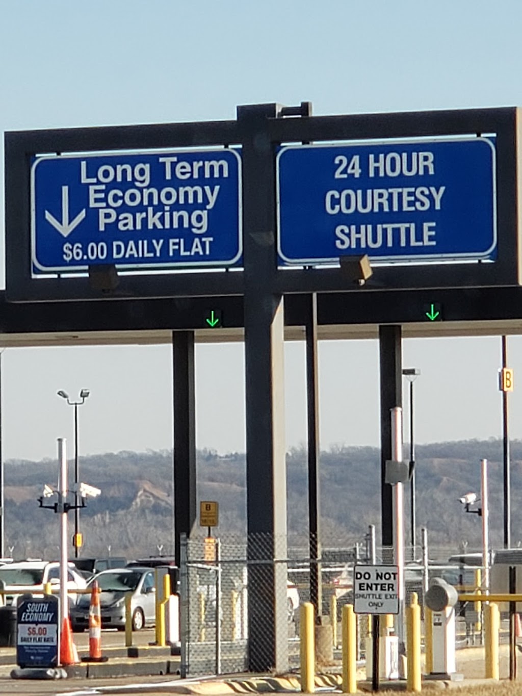 South Long-Term Economy Parking | South Economy, 4501 Abbott Dr, Omaha, NE 68110, USA | Phone: (402) 346-2466