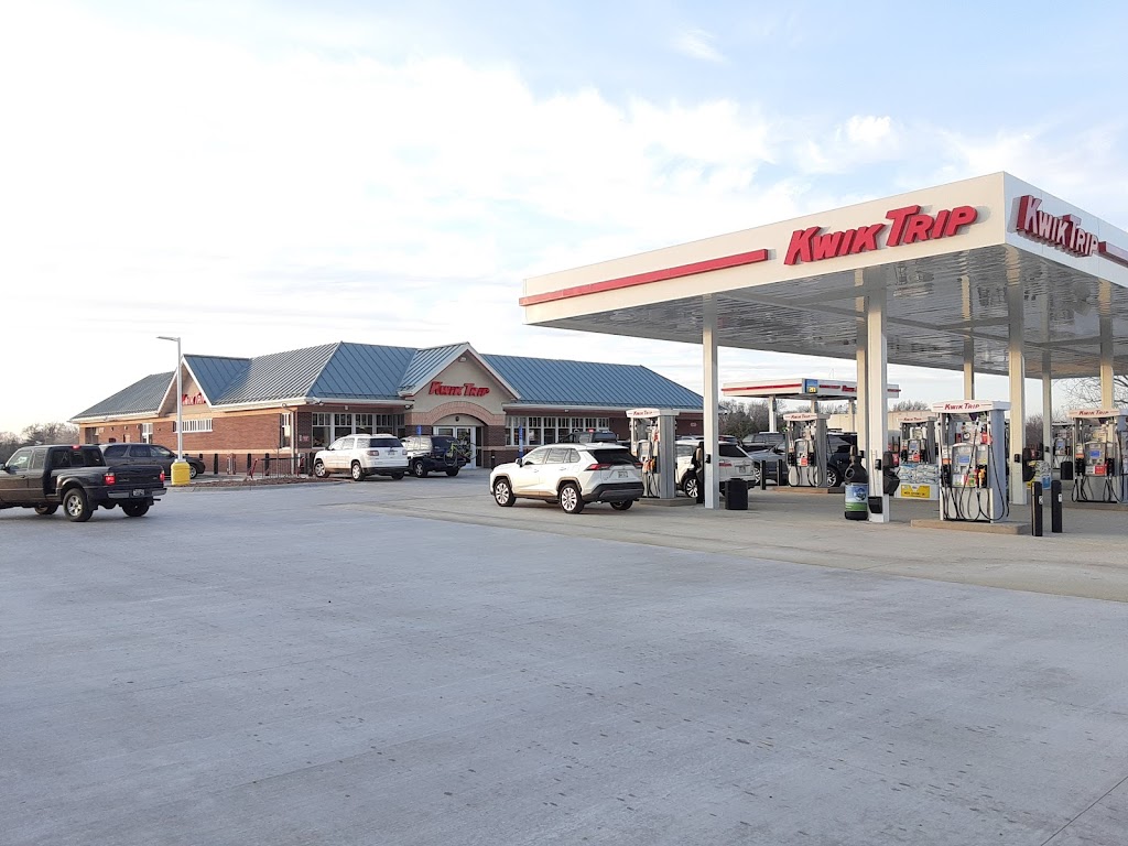 KWIK TRIP #1074 | 726 WI-35, Somerset, WI 54025, USA | Phone: (715) 247-2134