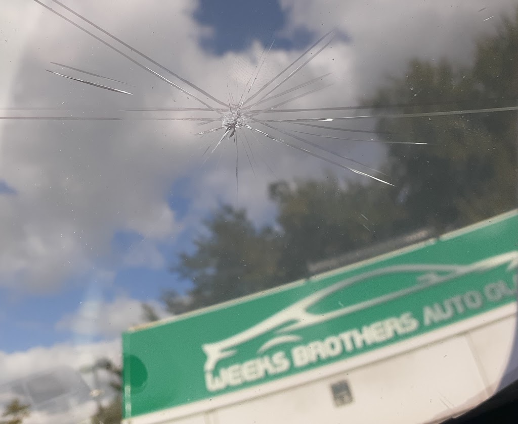 Weeks Brothers Auto Glass LLC | 3099 Apalachicola Blvd Suite 2, Middleburg, FL 32068, USA | Phone: (904) 861-4335