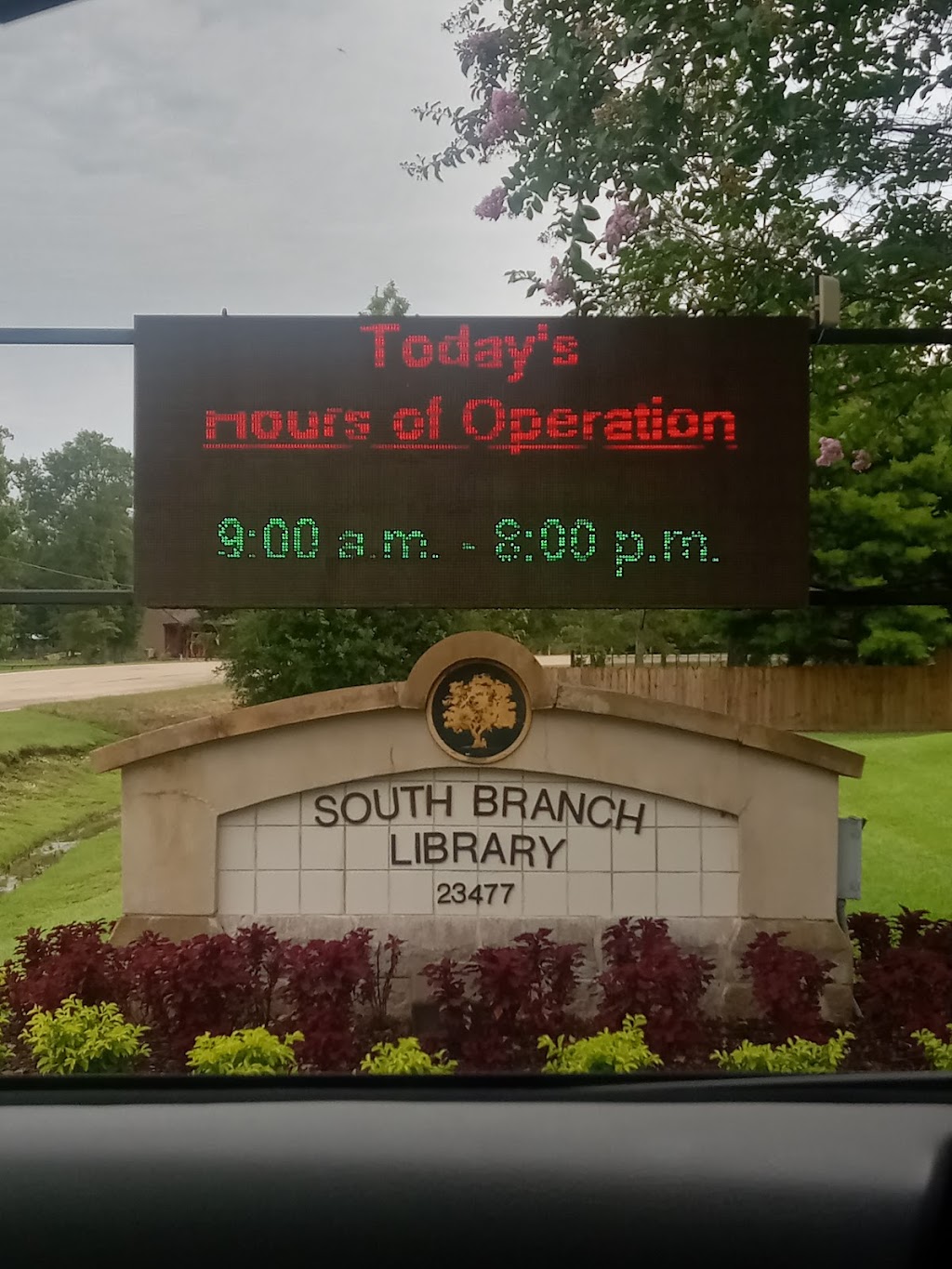 Livingston Parish Library, South Branch | 23477 LA-444, Livingston, LA 70754, USA | Phone: (225) 686-4170